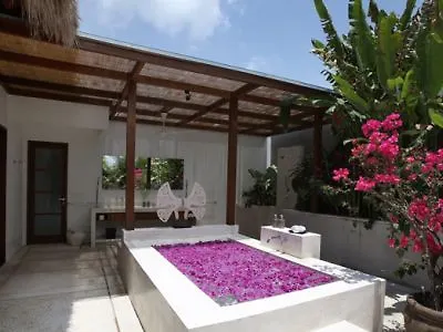 מלון סמיניאק Nyaman Villas