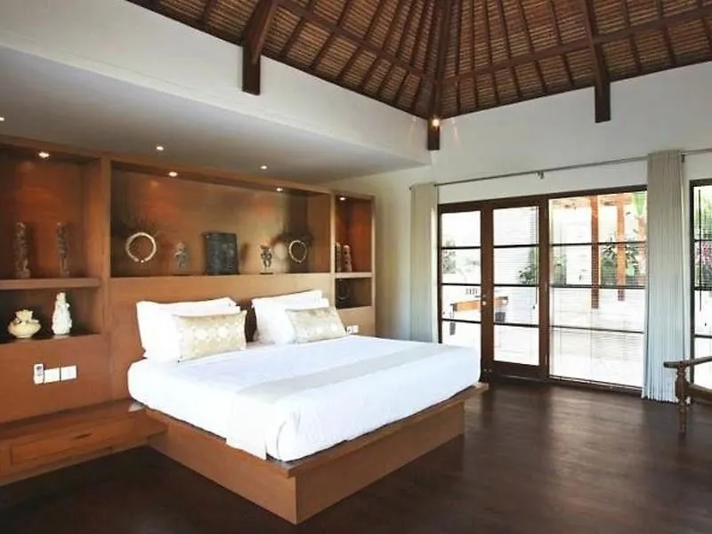 מלון סמיניאק Nyaman Villas